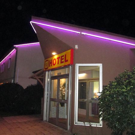 Hotel - Restaurant Du Lac - Agen Boé Buitenkant foto
