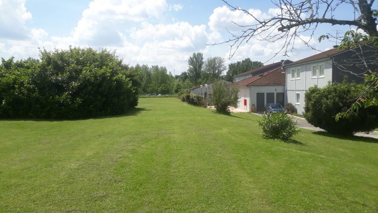 Hotel - Restaurant Du Lac - Agen Boé Buitenkant foto